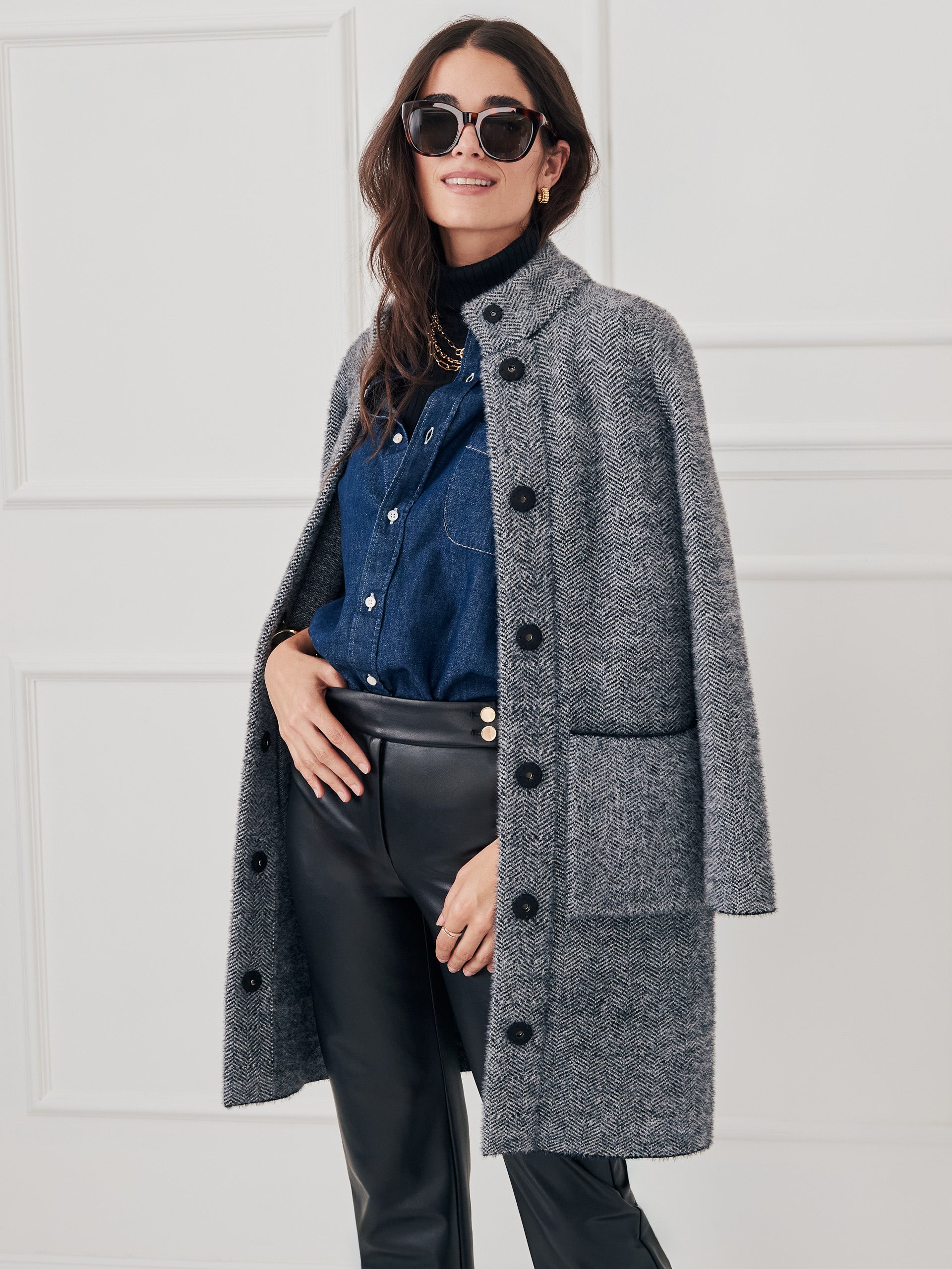 anisa_0232221022_leather_black_tripp_0231722606_black_off_white_1612_4fdd4774-9def-4a5b-9c85-110d3bcd3911-5