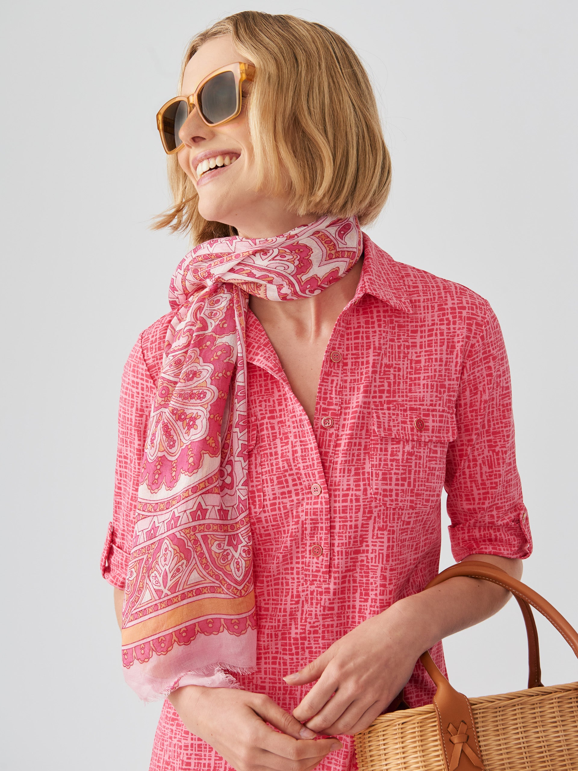 lawrence_0176435550_cross_hachure_coral_lt_coral_069