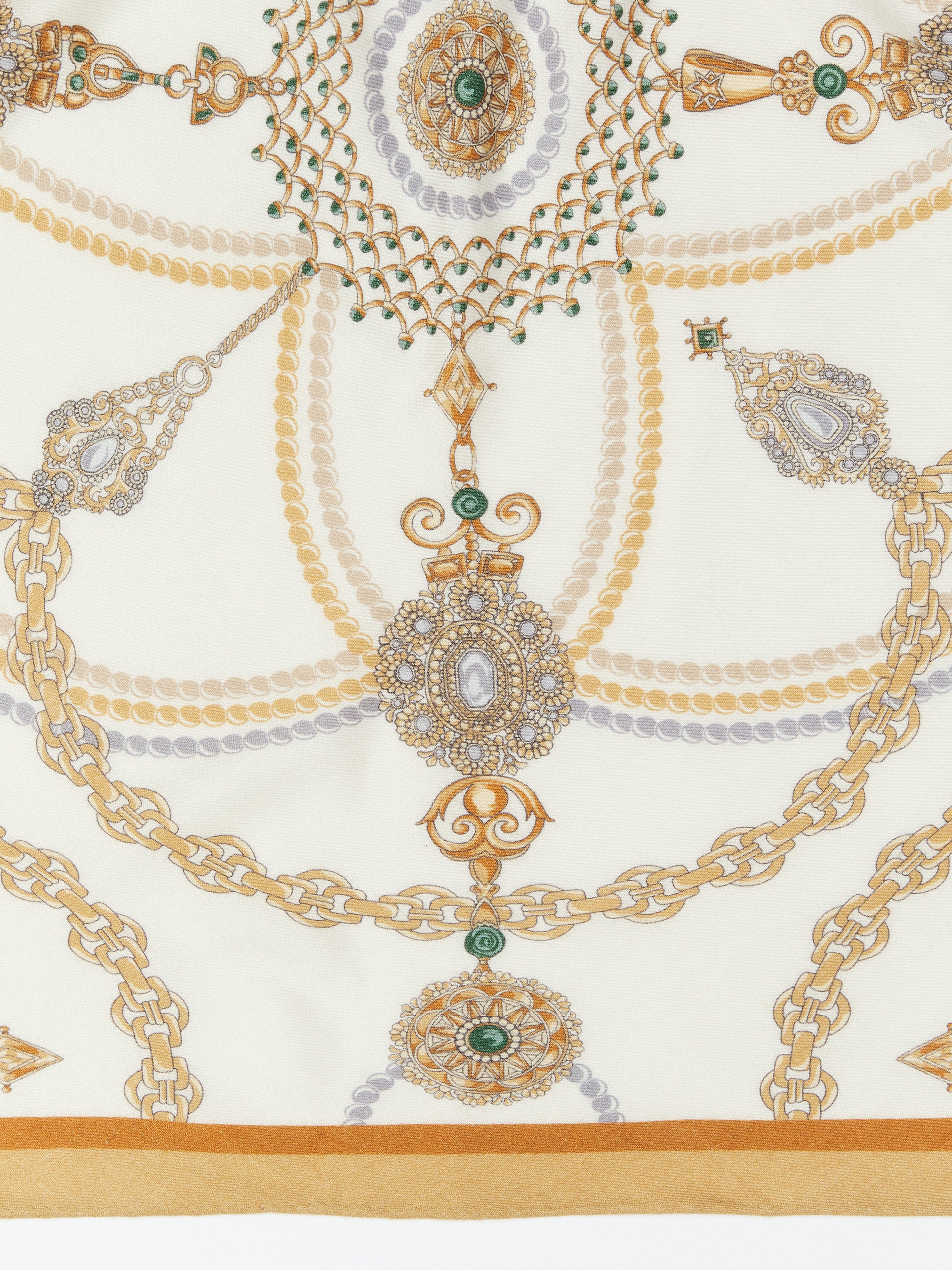 sarita_0216826497_london_corner_off_white_green_gold_020-6