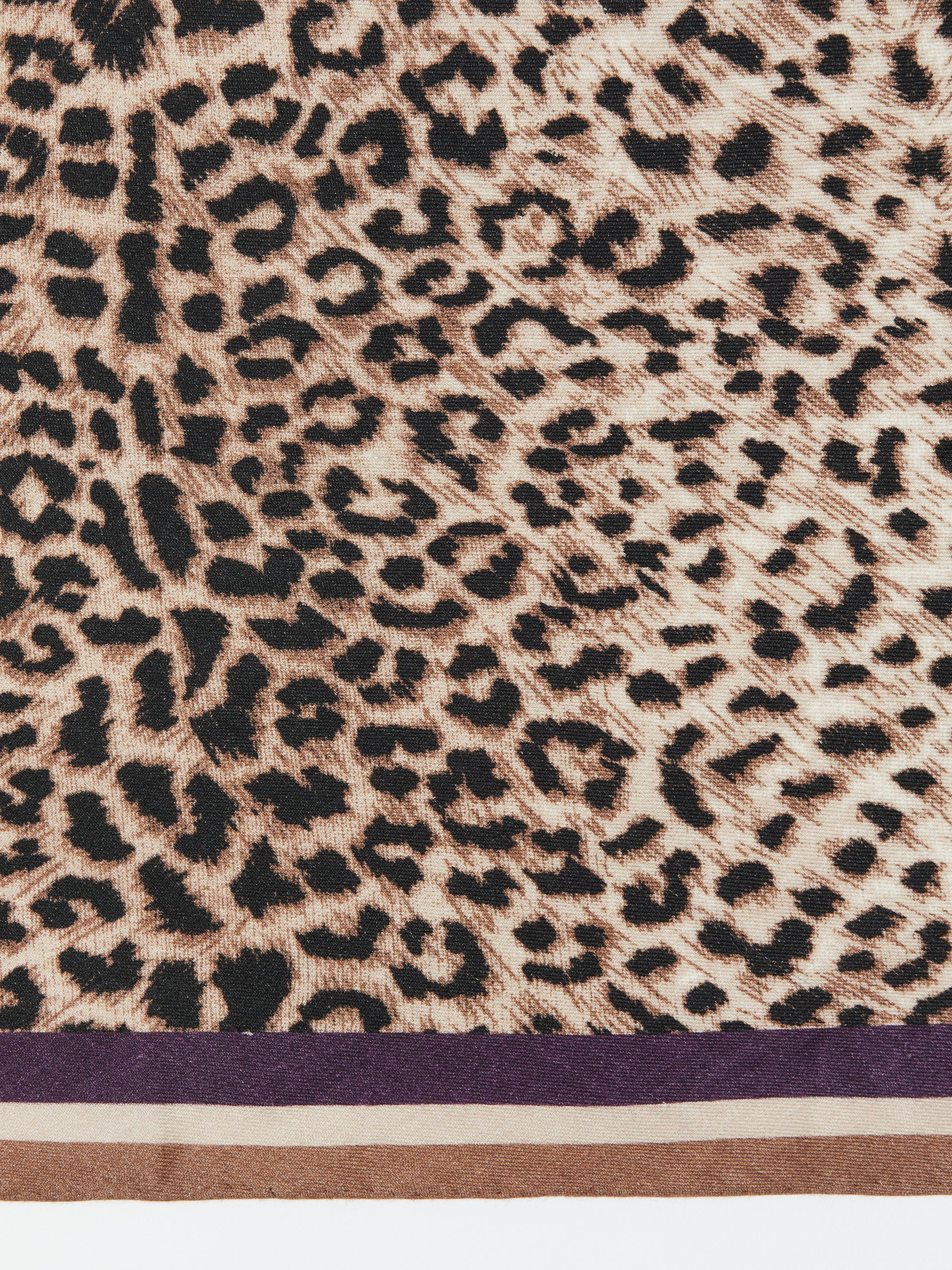 sarita_0216826498_cheetah_corner_deep_plum_tan_005-4